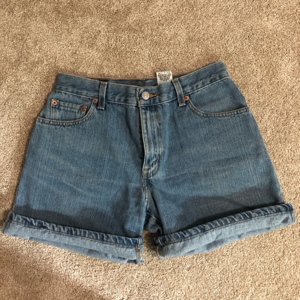 Levi’s vintage 6” inseam denim jean shorts high waist conservative 8
